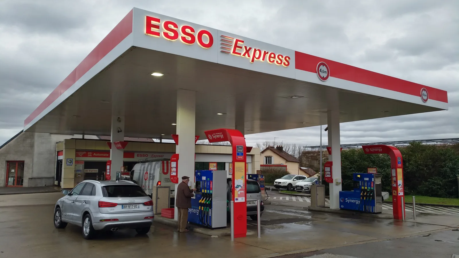 Carburants : pourquoi le gazole repasse vers 2 euros en France