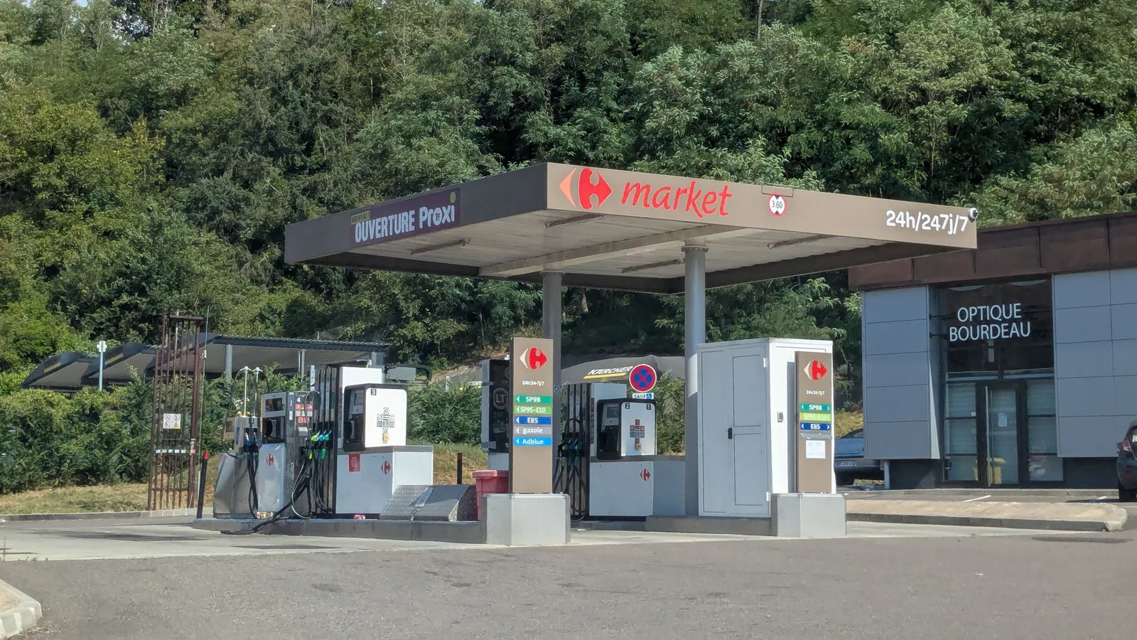 Le Royaume-Uni taxe chaque km en voiture électrique dès 2028